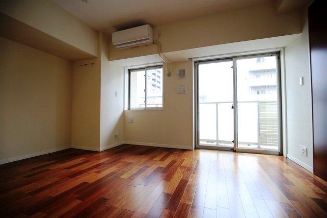 グランスイート四谷プレシア リビング