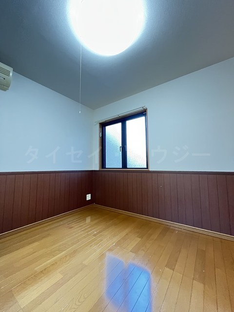 アーバンスクエア江原町Ｃ棟0108号室 リビング