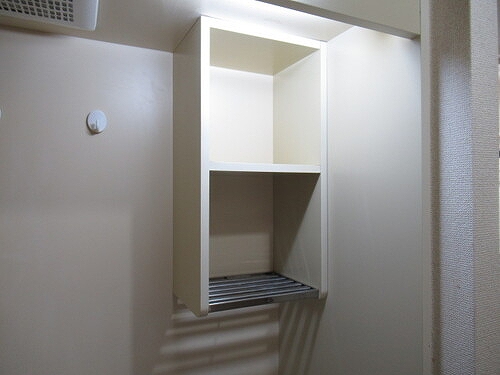 ライオンズマンション武蔵新城駅前2階 キッチン収納