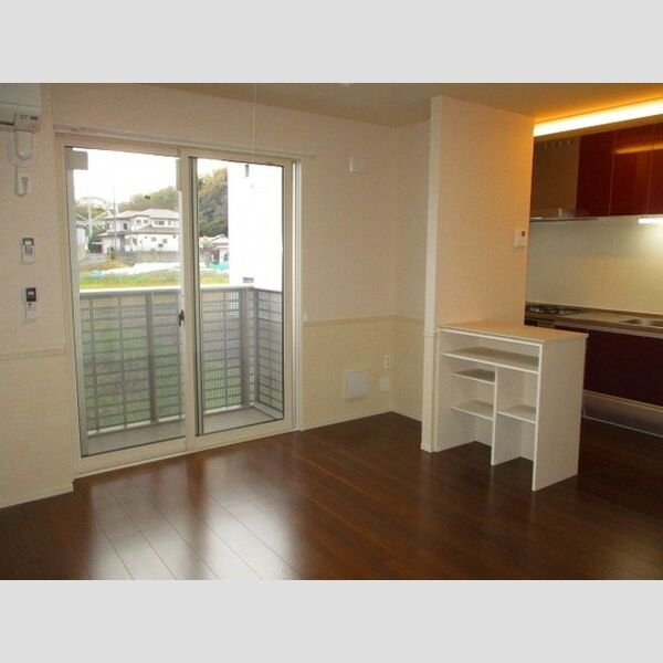 ヌーボイナリ金沢205号室 洋室