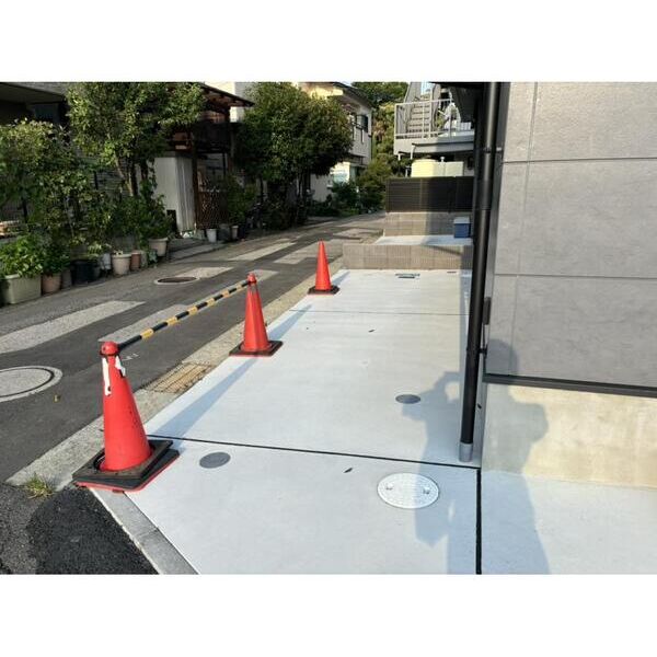 川口里A棟 駐車場