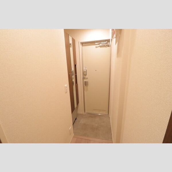 ブラウンヒルズ 玄関