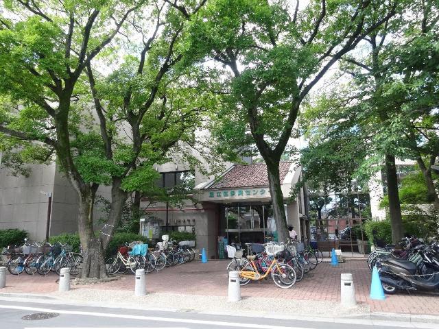 コンフォート竹ノ塚 足立区立伊興図書館まで200ｍ