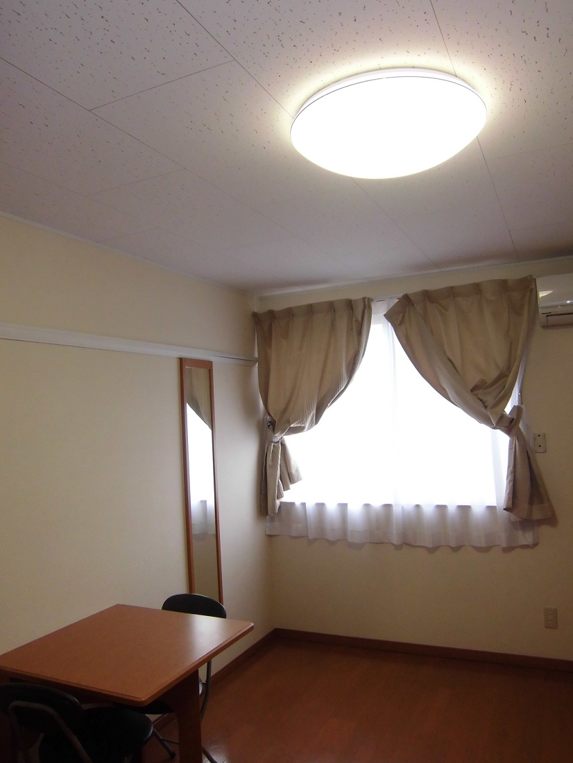 レオパレス宮代庭苑 リビング