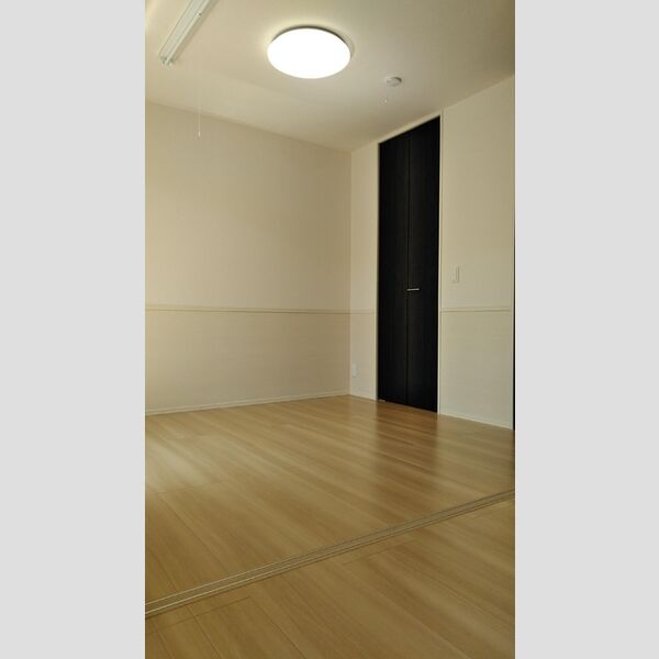 リリーグランジュ大宮Ⅱ201号室 洋室