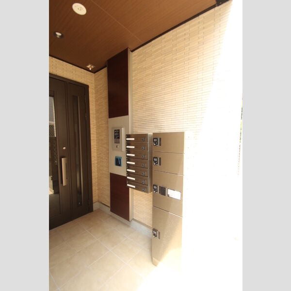 フォレシア201号室 エントランス