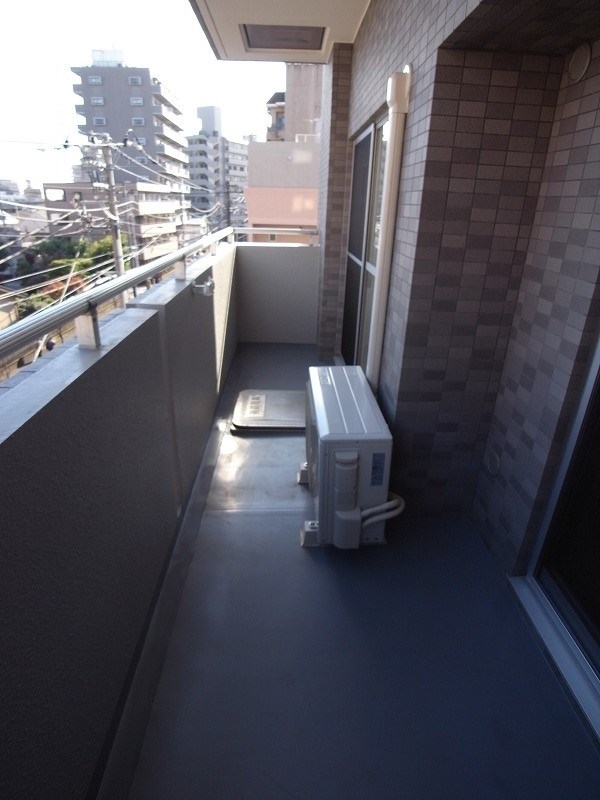 コーポレート相模原三丁目5階 バルコニー