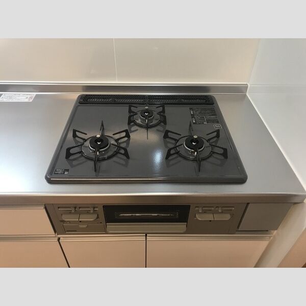 クレスト四谷202号室 三口コンロ