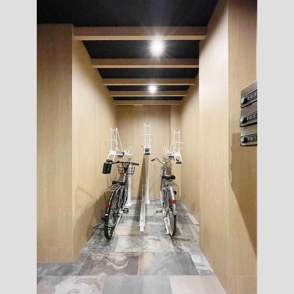 タチェット三郷中央 駐輪場