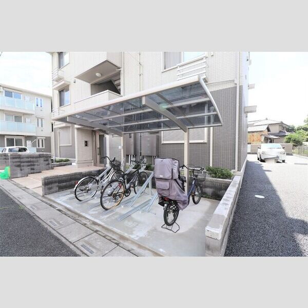 アロサール　Ⅱ301号室 駐輪場
