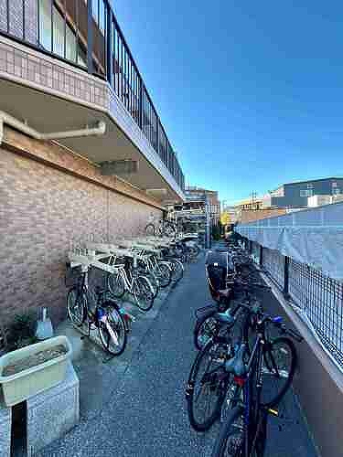 ライオンズマンション西新井大師第５1階 駐輪場　※2026年1月撮影の写真