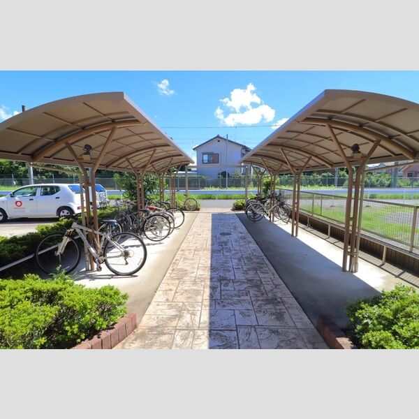 プルミエ106号室 駐輪場