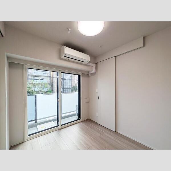 Alivis東京尾久201号室 玄関