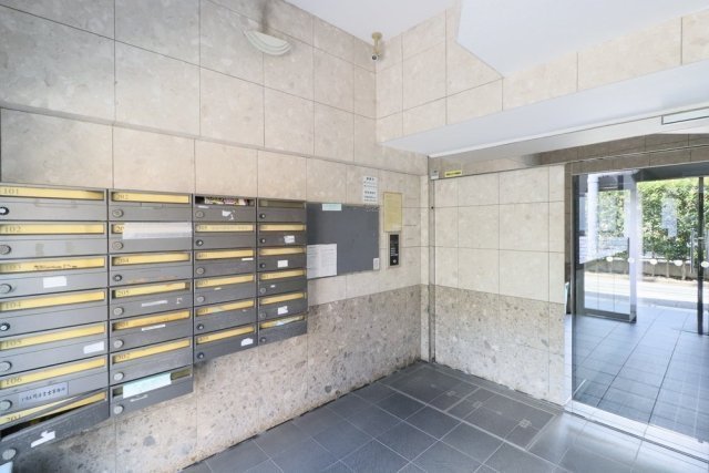 ルーブル石神井公園1階 エントランス