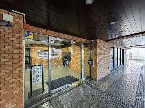 ライオンズマンション一橋学園 エントランス