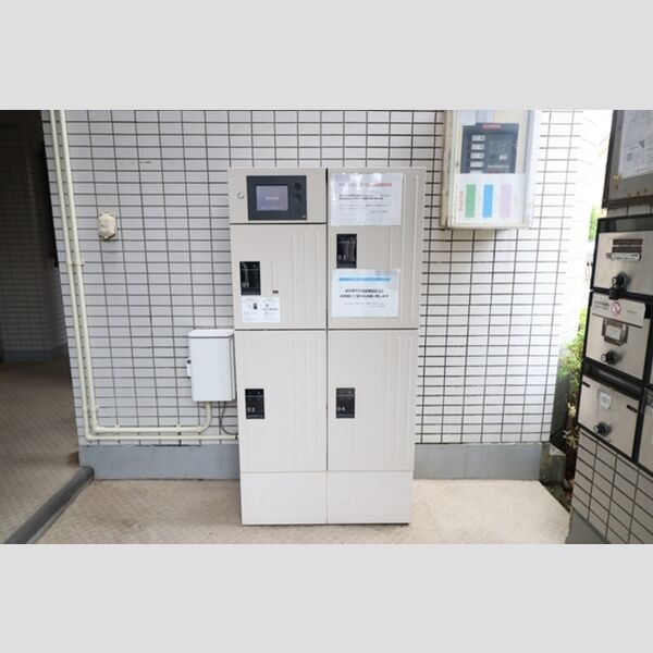 ルイメゾン2302号室 宅配ボックス