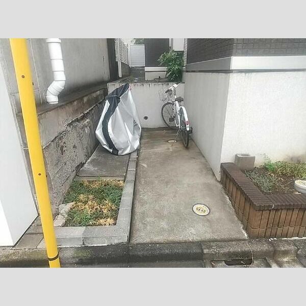 エポラール 駐輪場