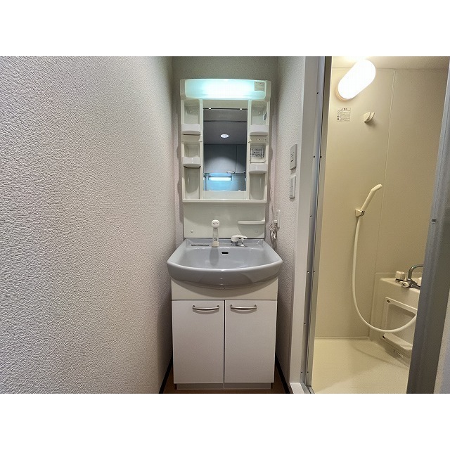 KCプレイス シャワー付き独立洗面台