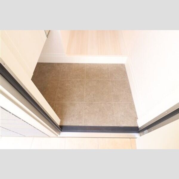 イースト・ヴィラ　Ⅱ 玄関