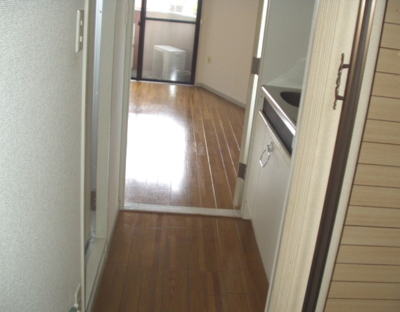 キャステール氷川2階 玄関