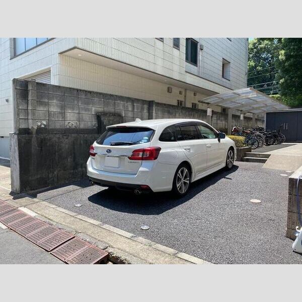 メゾン テラ302号室 駐輪場