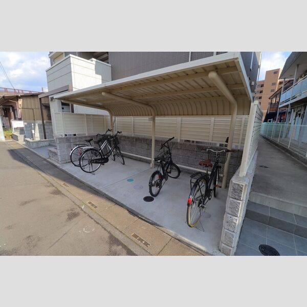 エクシー大宮 駐輪場