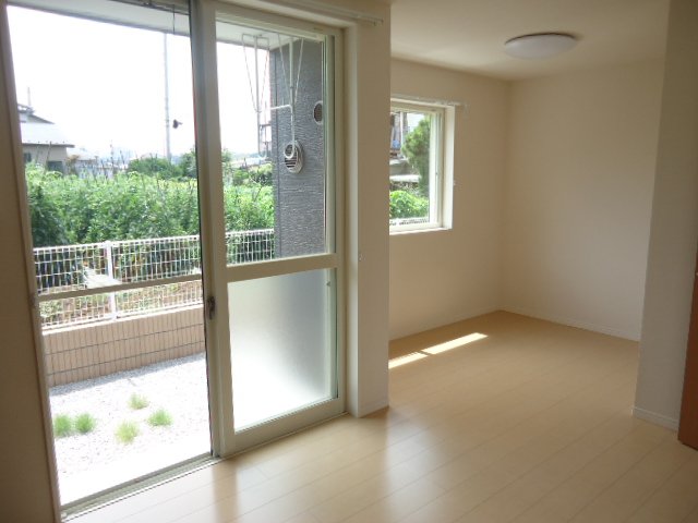 ハッピートモロー 洋室