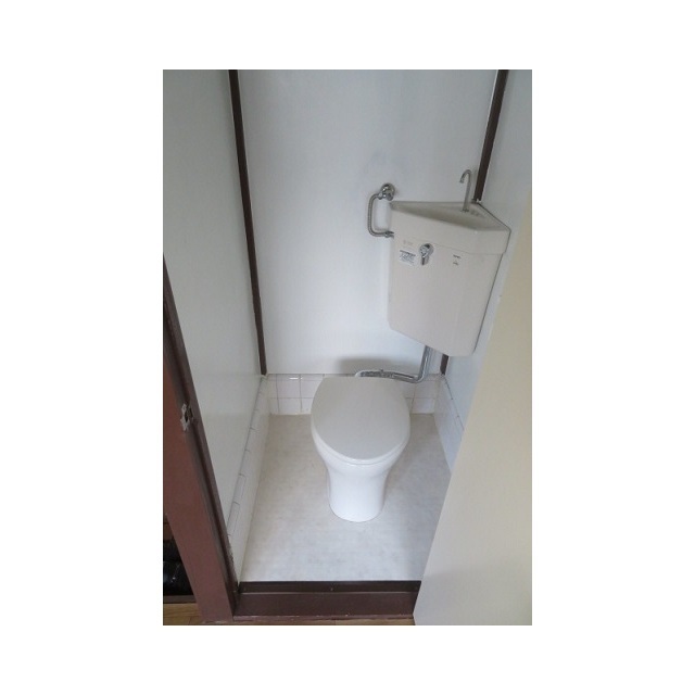 アメニティ中野坂上1階 トイレ