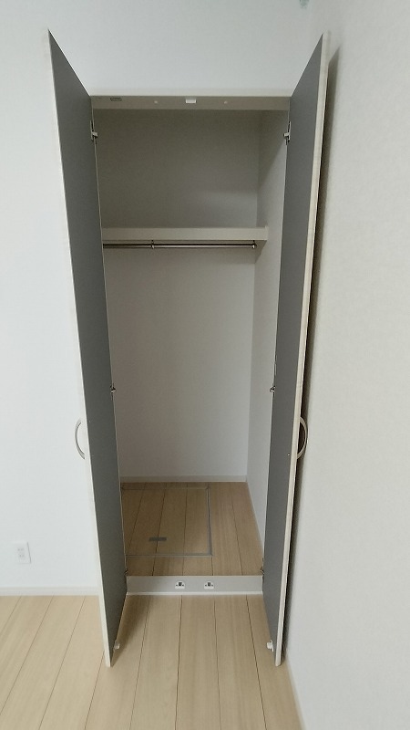 ソラーナ堀切1階 収納