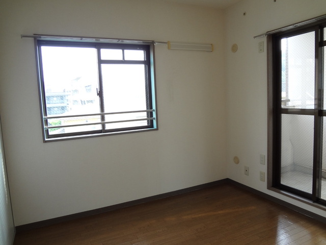 クイーンベル0406号室 居室3