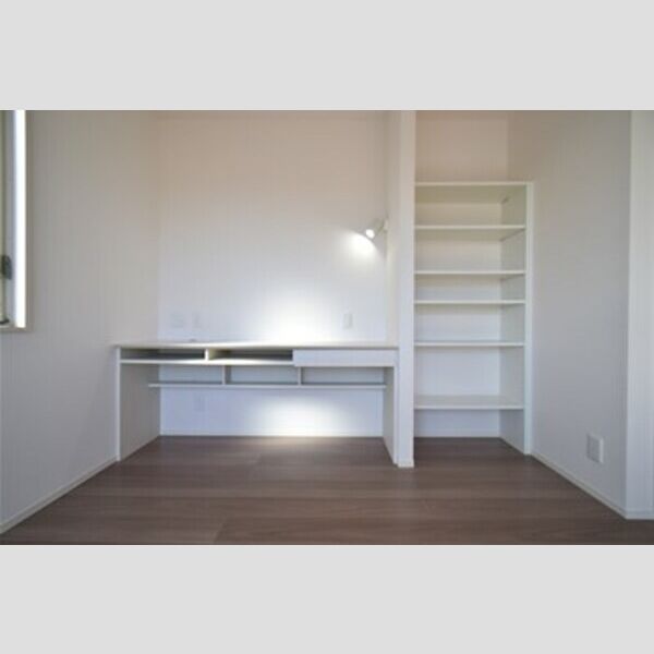 愛甲西貸家　C1号室 ワークデスク