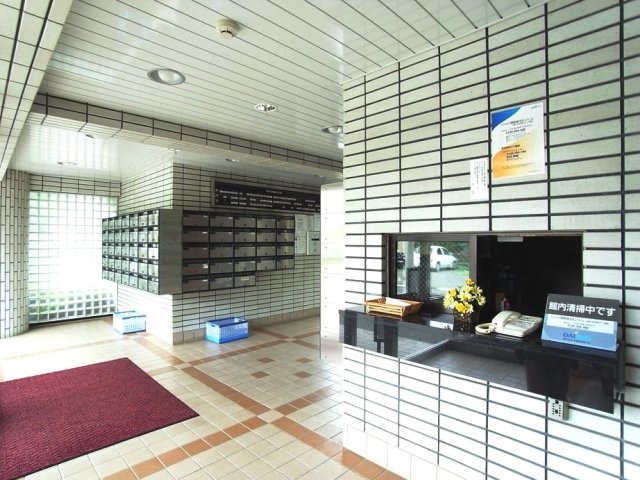 ライオンズマンション調布国領2階 エントランス