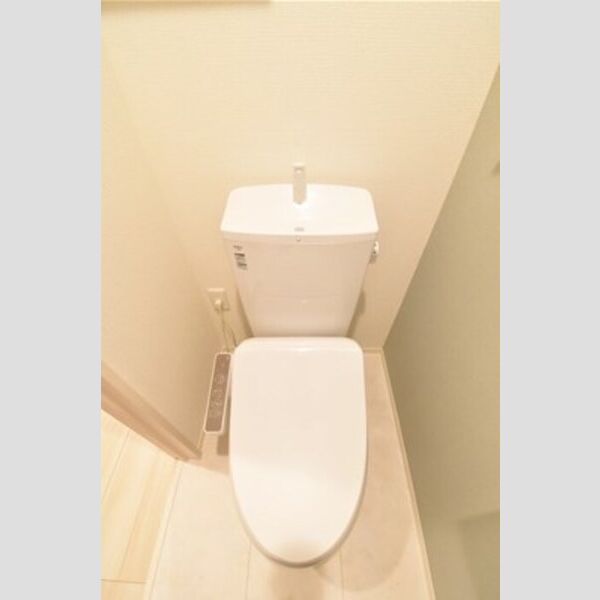 ラ・パージュ桜205号室 洗浄便座