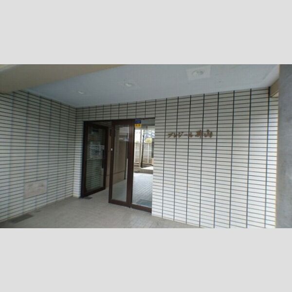 プレジール井山 エントランス