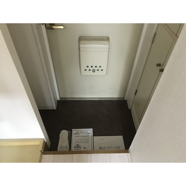 サンマールかしわ台302号室 玄関