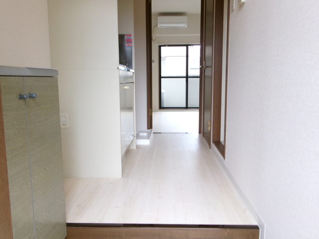 Ｂｉｇ　Ｔｈｒｏｕｇｈ0213号室 玄関