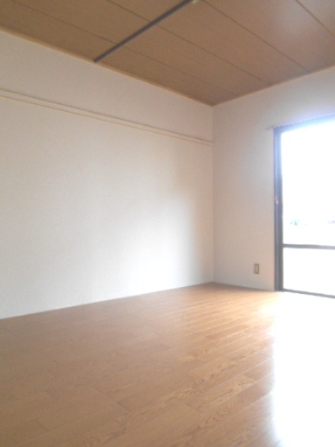 第二グリーンハイツ1階 リビング