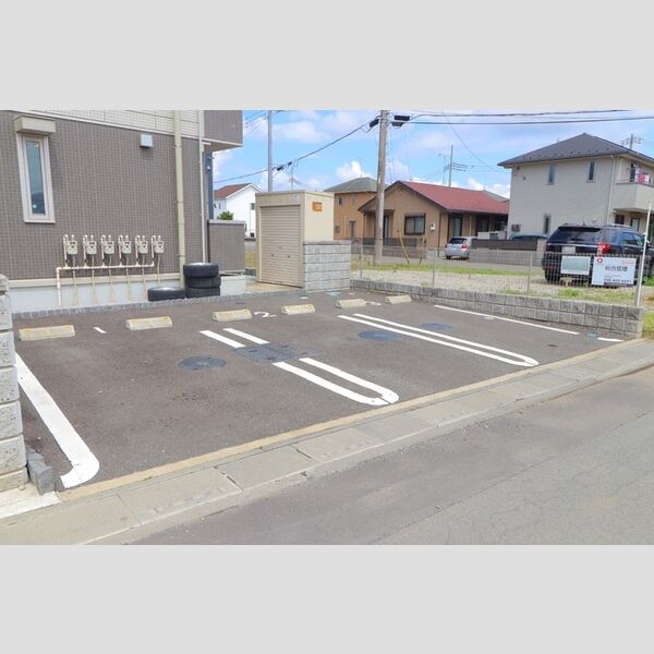 プルミエール大宮七里　B 駐車場