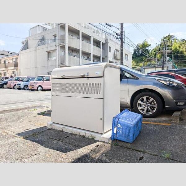 アンフィニMARUEI ゴミ置き場