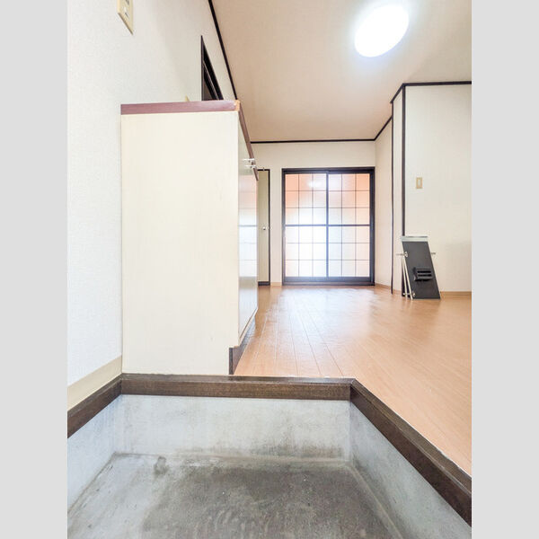 レスポワールハネサ 玄関