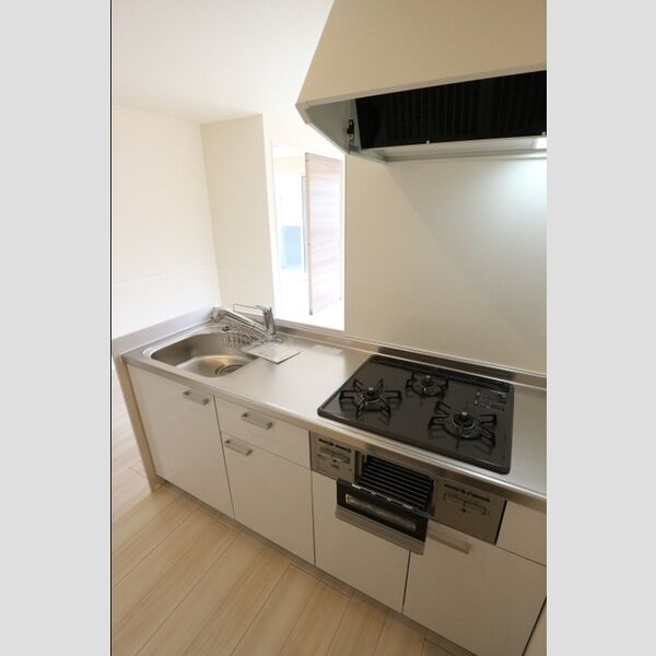 ジラソーレ303号室 ガスコンロ3口　グリル付いてます