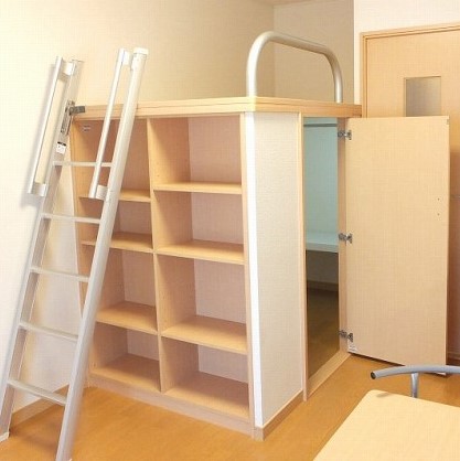 レオパレスハヅキ栄町303号室 駐輪場