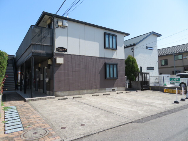 グランドール東2階 外観