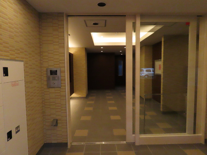 リブリ・レジデンス三ノ輪2階 エントランス