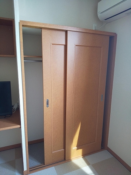 レオパレス椎名203号室 内観