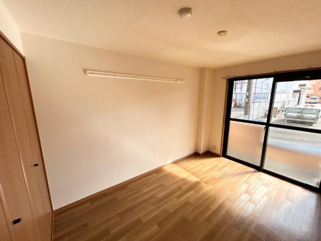 グリーンヒルズ105号室 南洋室