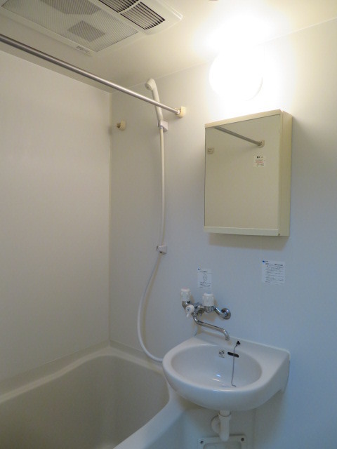 ガラ・シティ南麻布4階 コンパクトで使いやすいお風呂です