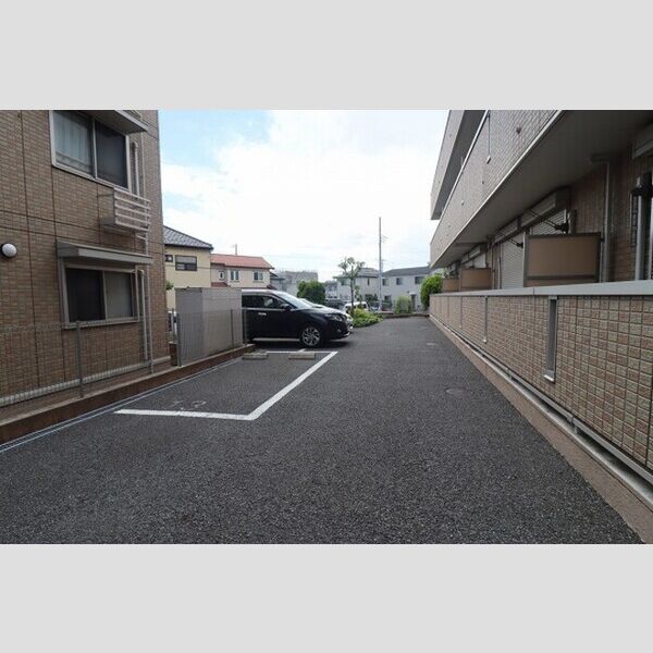 サンシャイン　Ⅱ105号室 駐車場