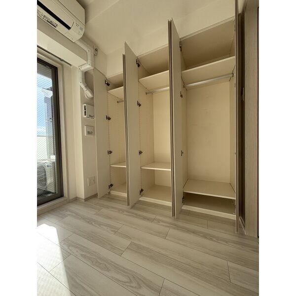 スプランディッド南千住401号室 収納