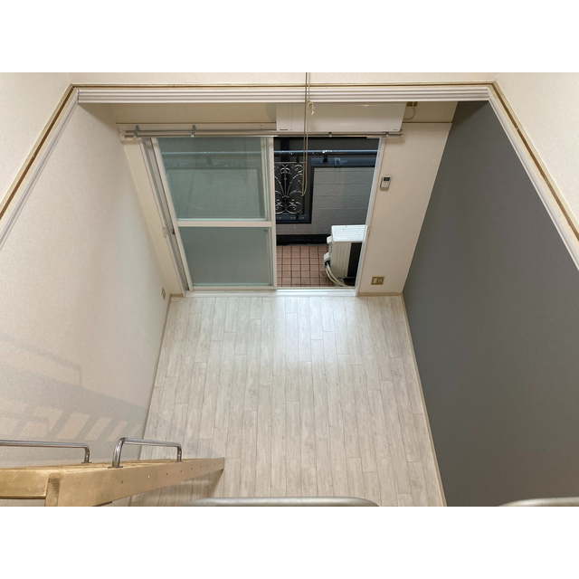 アクセス札場町203号室 ロフトから洋室